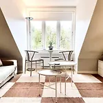 Refined And Ultra-central Апартаменты